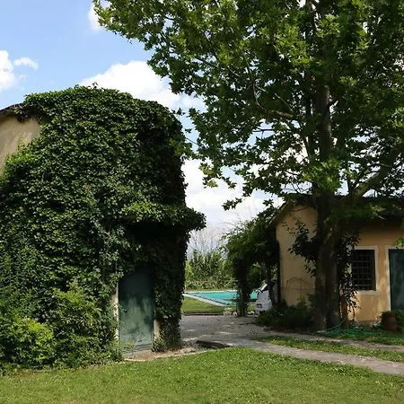 Le Querce With Private Swimming Pool فيلة سان جيميني